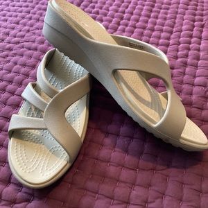 NEW CROCS NUDE WEDGE SANDALS